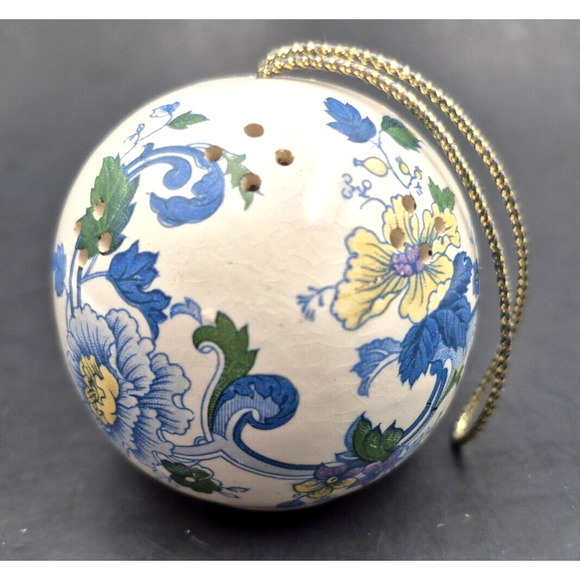 Vintage Andre Richard Floral Scentomander 3" Hanging Ceramic Potpourri Ball - Picture 1 of 8